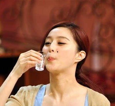 明星喝酒打嗝吗,趣味与尴尬并存